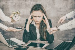 Постоянная усталость и сонливость: причины и рекомендации психолога для мужчин и женщин