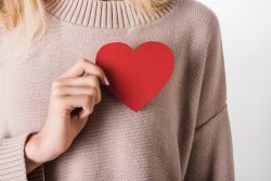 Как признаться парню в любви: лично или в ВК. Можно ли признаться первой – советы психолога